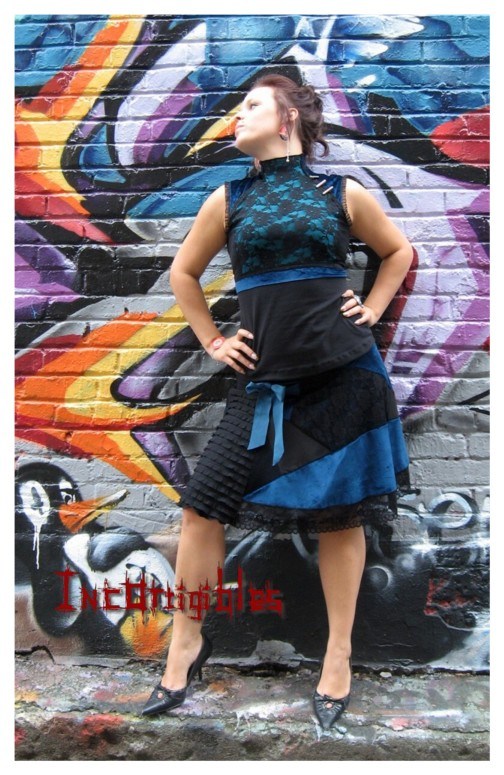 jupe-velours-et-dentelle-turquoise-corsage-asia